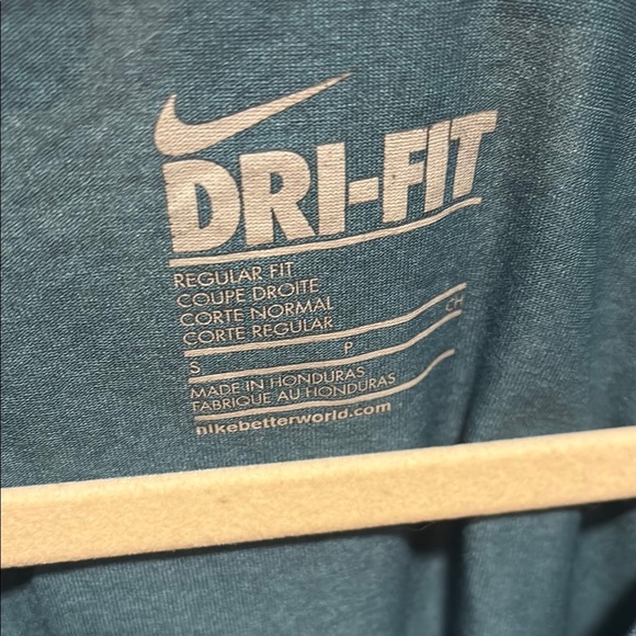5/$25 Nike Blue Fitted Short Sleeve Tee - Picture 2 of 3